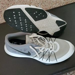 NIKE ZOOM TRAIN INCREDIBLY FAST